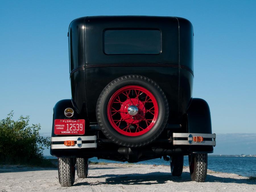  Ford Model A Tudor Sedan 1930 года  (фото 13 из 14)